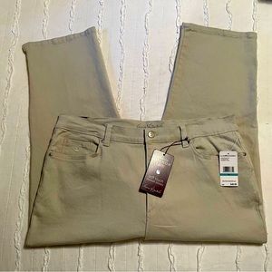 Gloria Vanderbilt Amanda Capri Women's size 16 Short Beige Denim Jeans